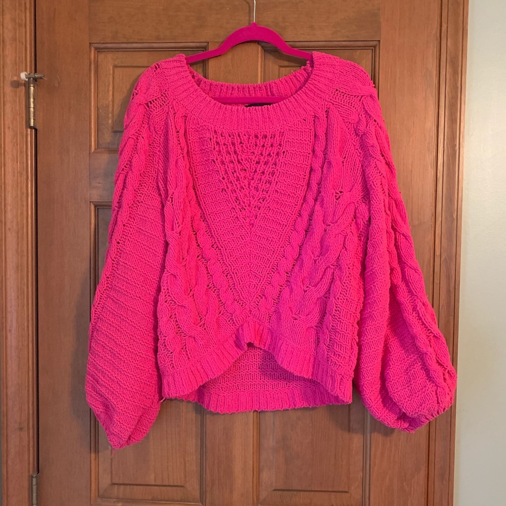 Express sweater with balloon sleeves